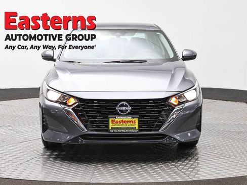 Used 2024 Nissan Sentra SV FWD image 2
