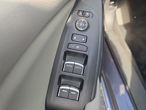 Used 2019 Honda Accord Touring image 13