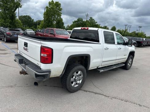 Used 2018 GMC Sierra 2500 SLT w/ Duramax Plus Package AWD/4WD image 17