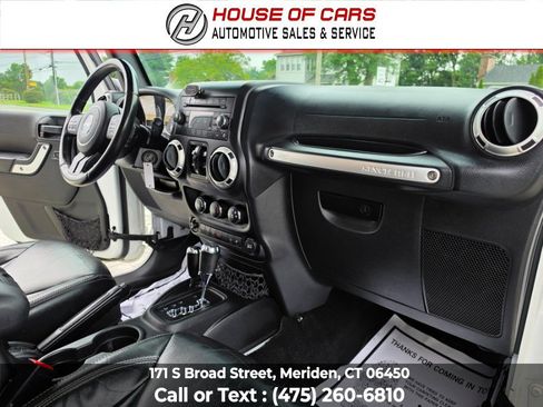 Used 2016 Jeep Wrangler Unlimited Sahara w/ Dual Top Group AWD/4WD image 38