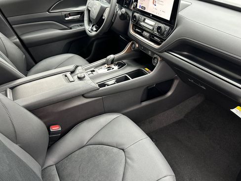 New 2026 Toyota Grand Highlander AWD Hybrid image 19
