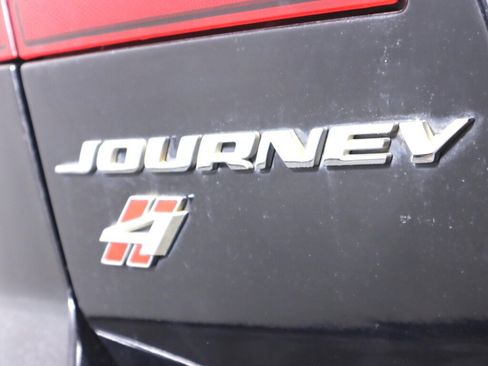 Used 2019 Dodge Journey Crossroad w/ Driver Convenience Group AWD/4WD image 32