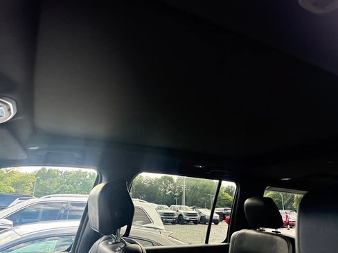 Used 2024 Jeep Wagoneer Series II AWD/4WD image 4