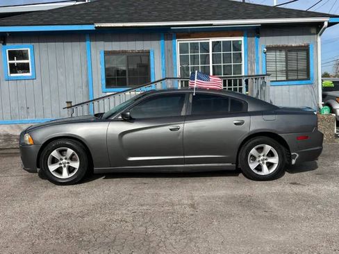 Used 2012 Dodge Charger SE image 9