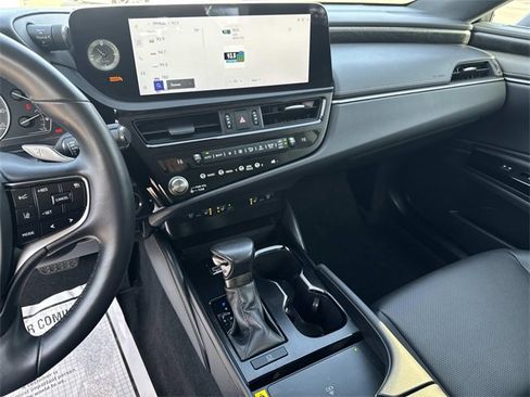 Certified 2025 Lexus ES 350 w/ Premium Package image 28