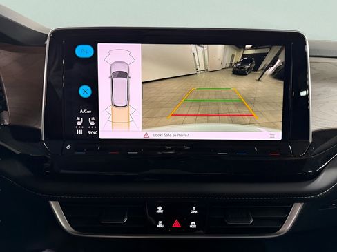 New 2026 Volkswagen Atlas SE image 13