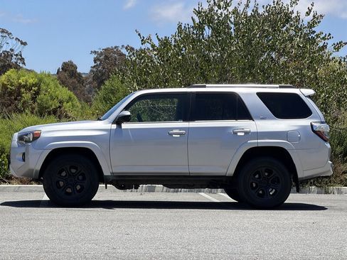 Used 2021 Toyota 4Runner SR5 RWD image 3
