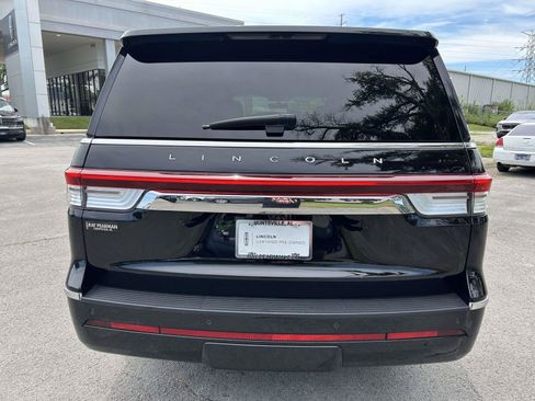 Certified 2022 Lincoln Navigator L Reserve AWD/4WD image 6