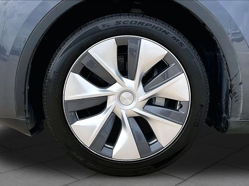 Used 2023 Tesla Model Y Long Range AWD/4WD image 9