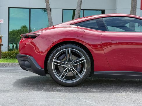 Used 2021 Ferrari Roma RWD image 4
