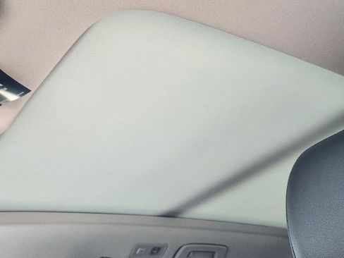 New 2024 Volkswagen Taos SE image 18