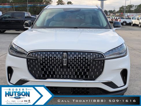 New 2026 Lincoln Aviator 2WD image 3