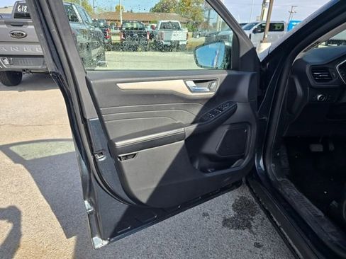 Used 2022 Ford Escape SEL image 9