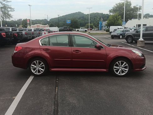 Used 2013 Subaru Legacy 2.5i Premium AWD/4WD image 3