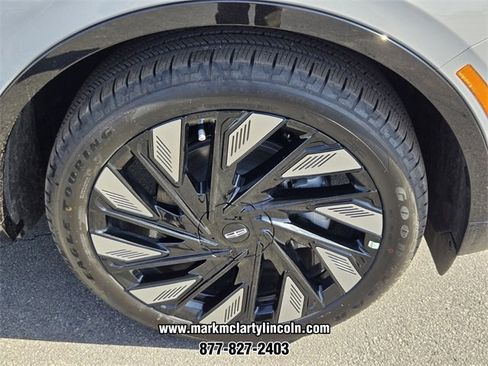 New 2026 Lincoln Nautilus Reserve w/ Jet Appearance Package image 14