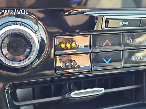 Used 2021 Toyota Highlander Platinum image 22