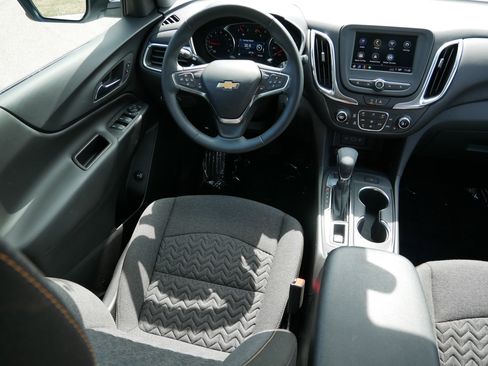 Used 2024 Chevrolet Equinox LT AWD/4WD image 7
