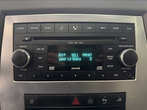 Used 2009 Jeep Commander Sport image 15