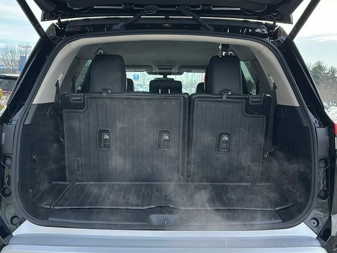 Used 2022 Nissan Pathfinder SL image 7