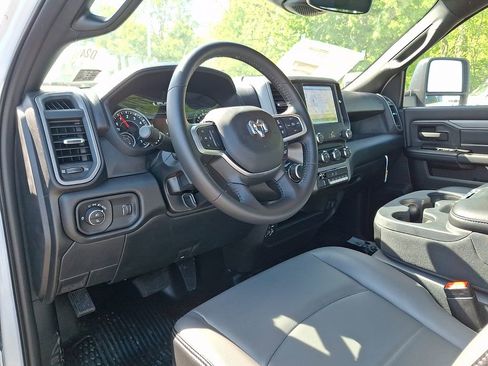 New 2024 RAM 3500 Tradesman w/ Safety Group AWD/4WD image 7