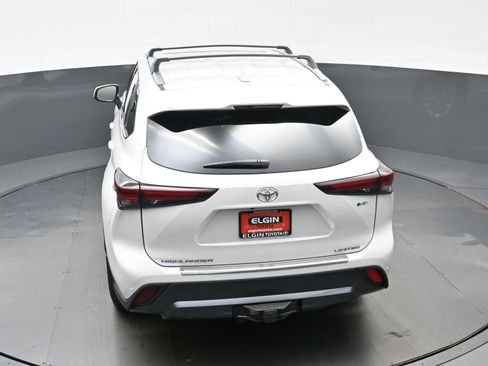 Used 2025 Toyota Highlander Limited AWD/4WD image 41
