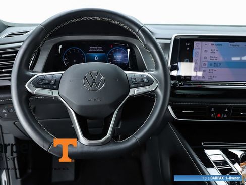 Used 2024 Volkswagen Atlas Cross Sport SE w/ Panoramic Sunroof Package FWD image 20