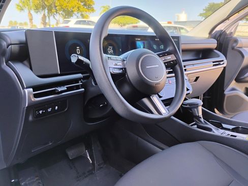 Used 2025 Hyundai Tucson SEL image 12