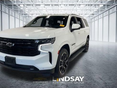Used 2023 Chevrolet Suburban RST w/ Luxury Package AWD/4WD image 5