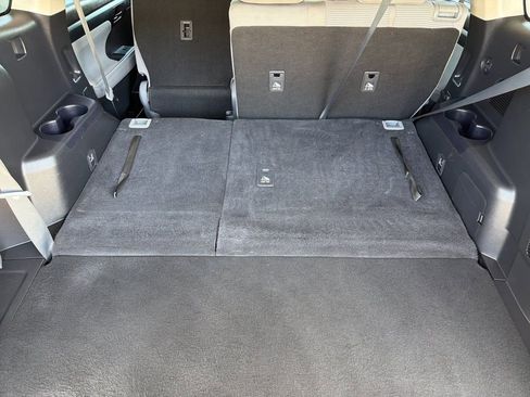 Used 2022 Toyota Highlander L FWD image 15