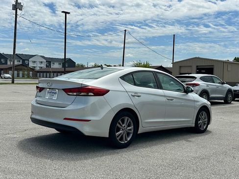 Used 2017 Hyundai Elantra SE FWD image 7