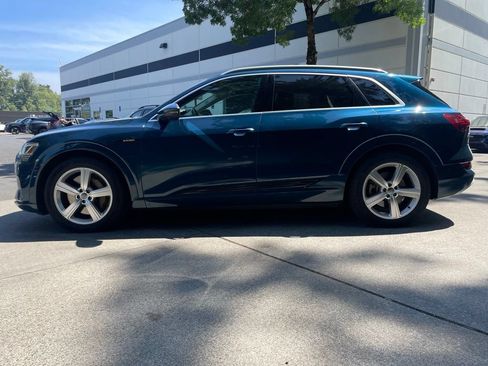Used 2019 Audi e-tron Prestige w/ Prestige Package AWD/4WD image 7