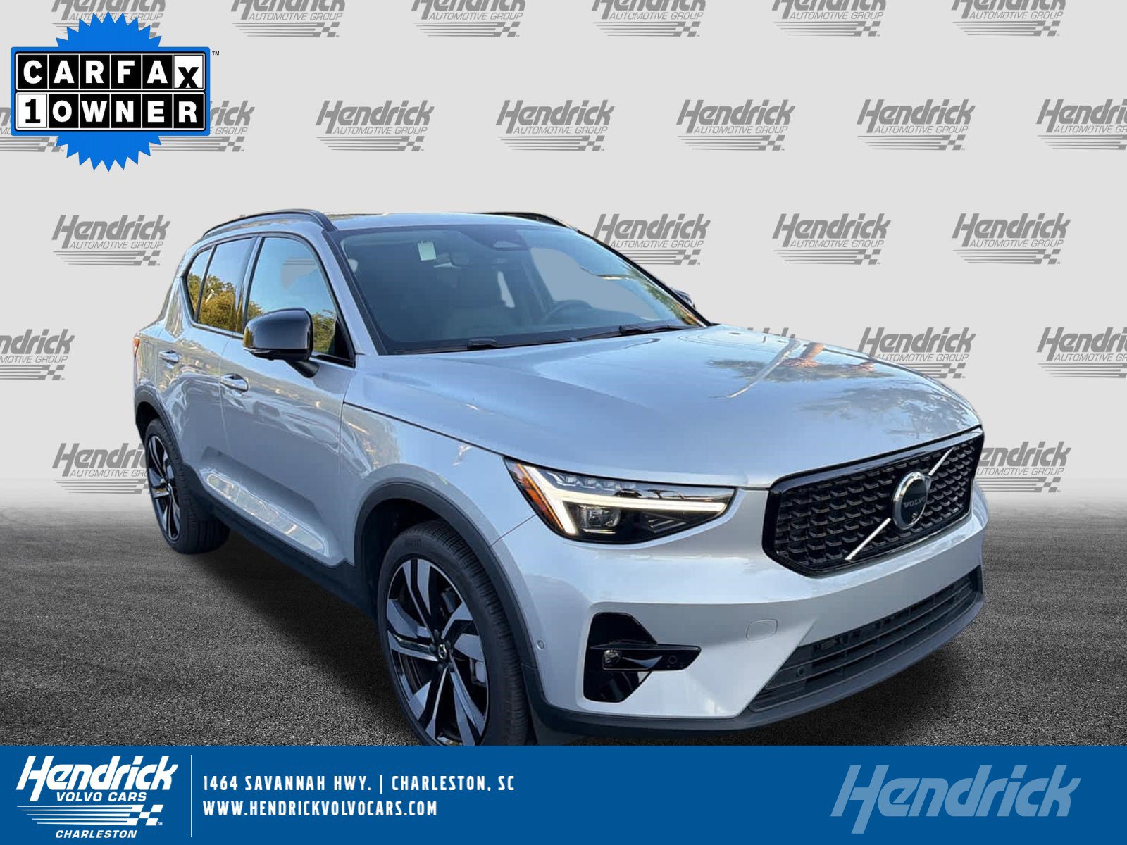 Used 2025 Volvo XC40 B5 Ultra AWD/4WD image 1