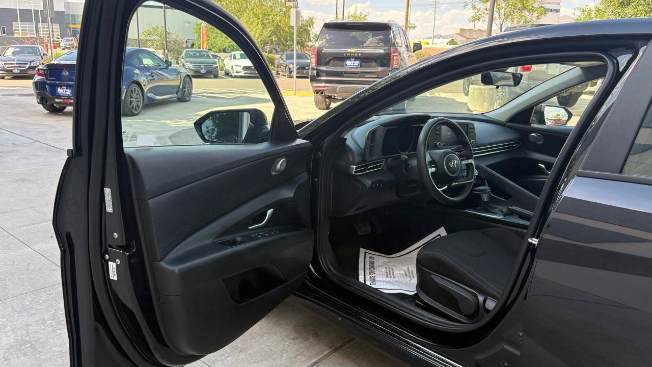 Used 2023 Hyundai Elantra SEL FWD image 14