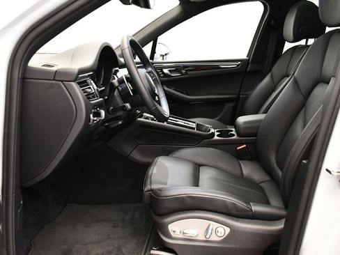 Used 2024 Porsche Macan S image 5