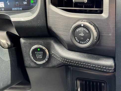 Used 2025 Ford F150 Lightning Flash AWD/4WD image 33