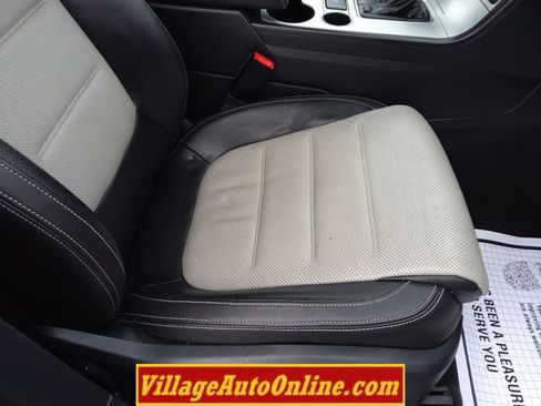 Used 2017 Volkswagen Touareg Wolfsburg Edition image 33