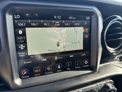 Used 2022 Jeep Wrangler Unlimited Sport AWD/4WD image 18