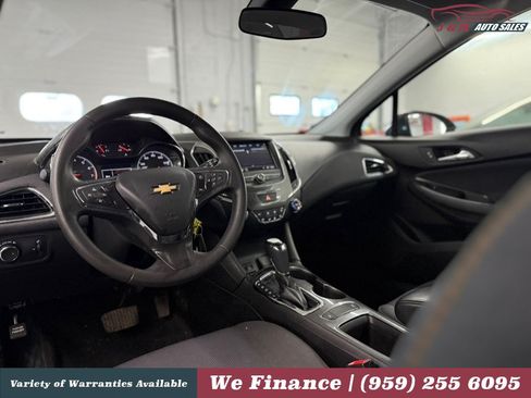Used 2019 Chevrolet Cruze LS w/ LS Convenience Package FWD image 31