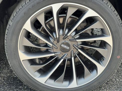 Used 2022 Lincoln Aviator Reserve w/ Equipment Group 201A AWD/4WD image 8