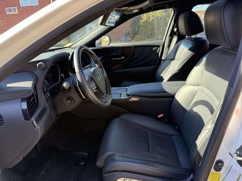 Used 2021 Lexus LS 500 AWD image 13