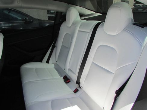 Used 2023 Tesla Model 3 Standard Range RWD image 29