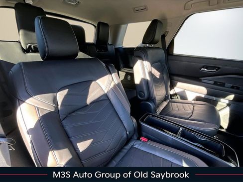 Certified 2023 Nissan Pathfinder Platinum w/ Lighting Package (N92) image 25