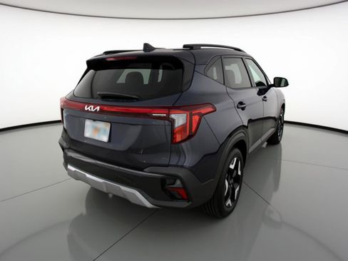 Used 2025 Kia Seltos S image 9