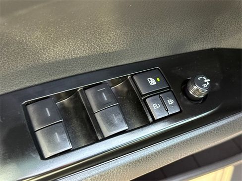 Used 2025 Toyota Camry SE image 20