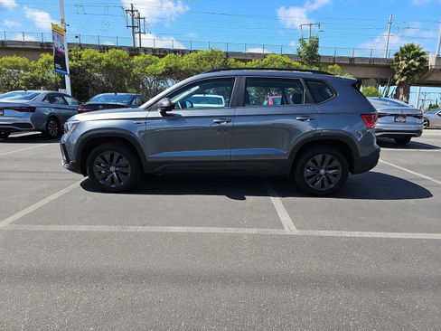 Used 2023 Volkswagen Taos S w/ Driver Assistance Package image 8