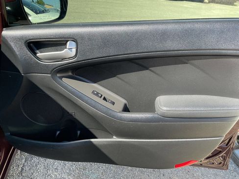 Used 2018 Kia Forte LX w/ LX Popular Package image 14