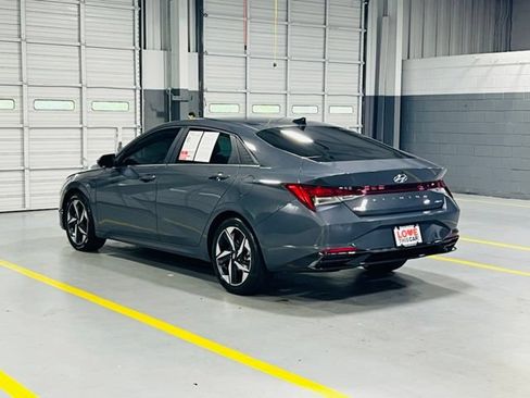 Used 2023 Hyundai Elantra Limited FWD image 18