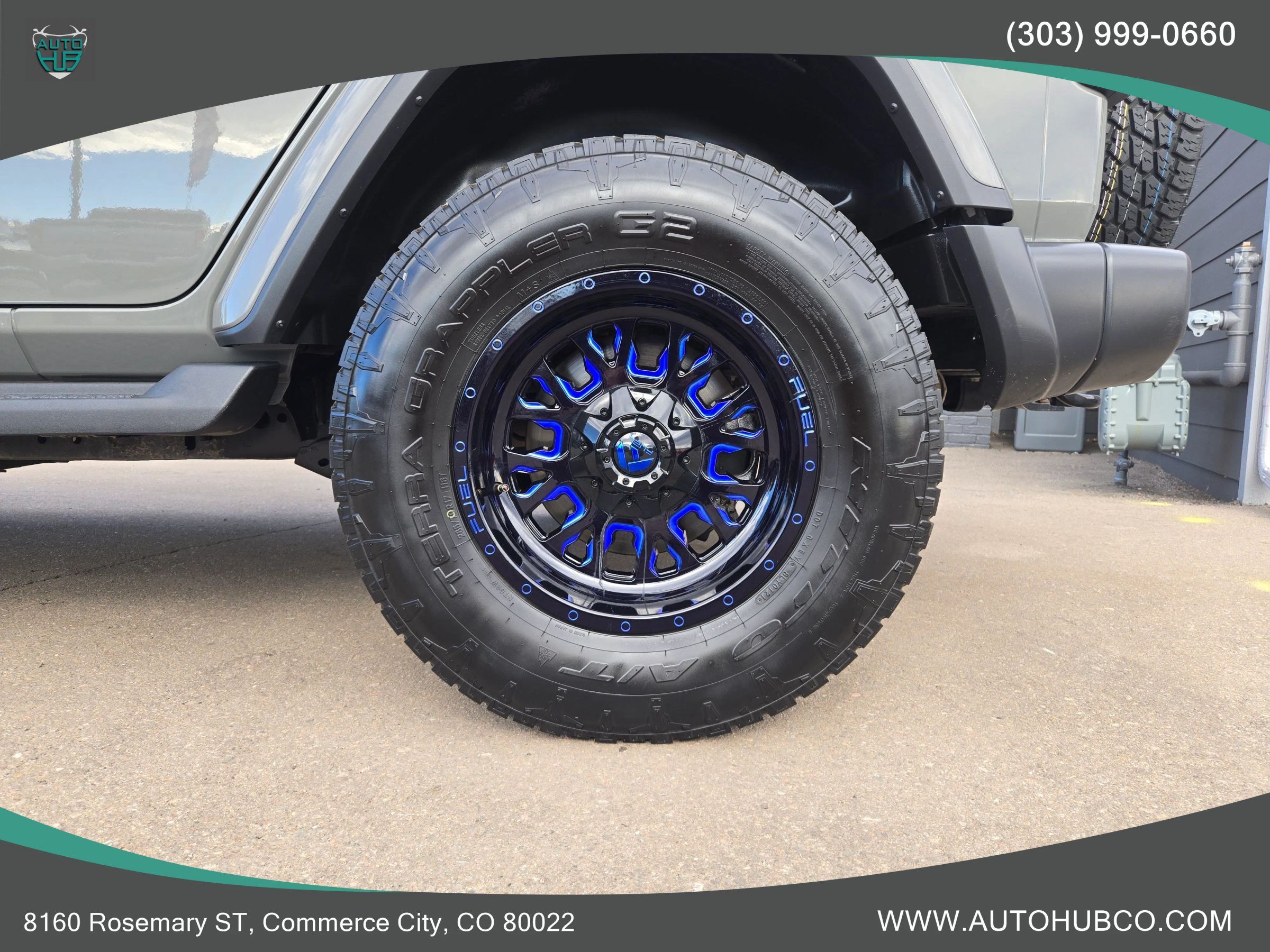 Used 2020 Jeep Wrangler Unlimited Sahara w/ Cold Weather Group AWD/4WD image 27