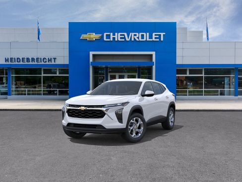 New 2026 Chevrolet Trax LS w/ LS Convenience Package FWD image 32