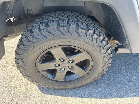 Used 2017 Jeep Wrangler Unlimited Sport AWD/4WD image 7